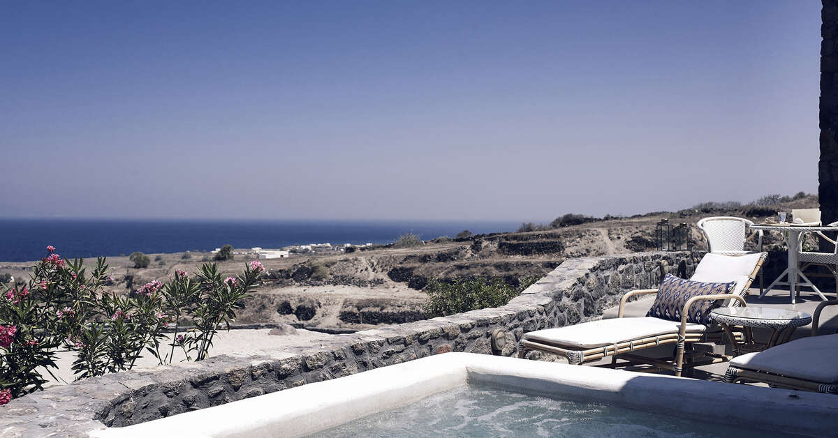 Een foto van het zwembad bij Santo Maris Oia Luxury Suites & Spa