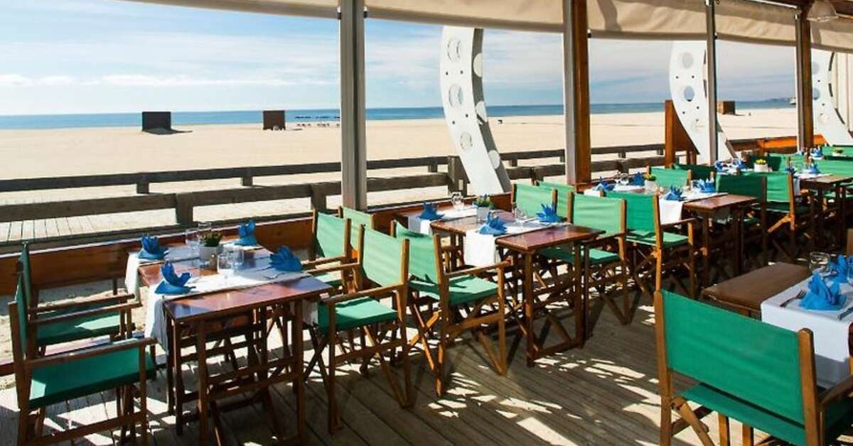Een foto van het terras bij Algarve Casino Hotel