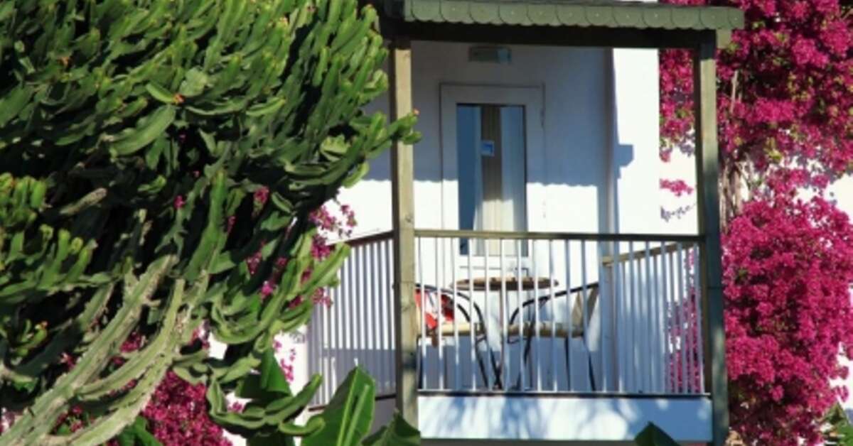 Een foto van de buitenkant van Parkim Ayaz Hotel