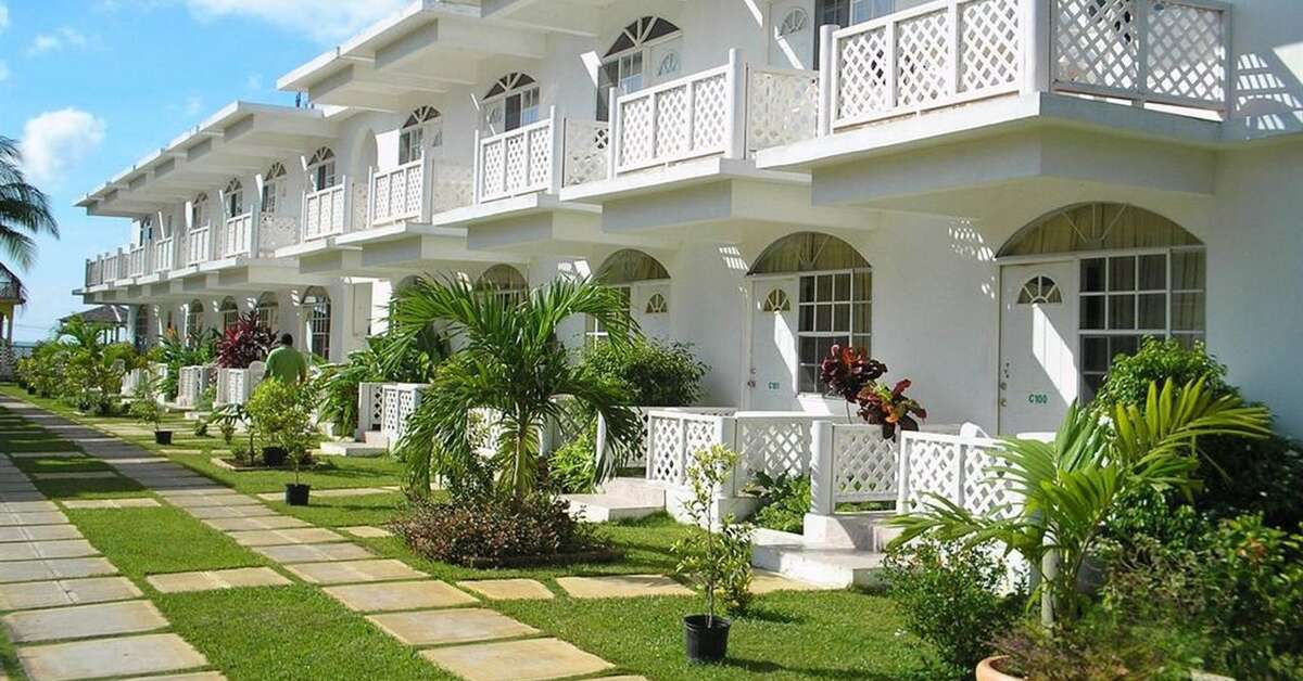 Een foto van de buitenkant van Fun Holiday Beach Hotel