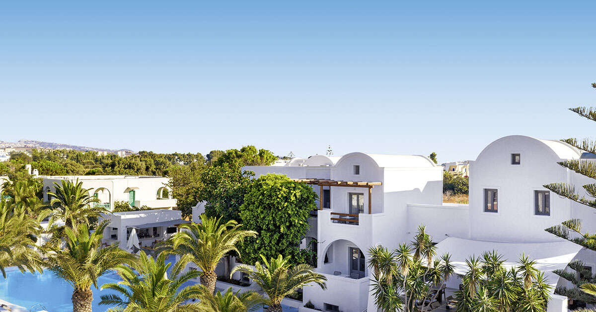 Een foto van de buitenkant van Strogili Hotel