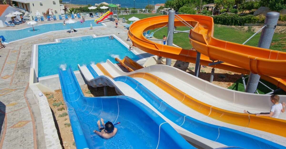 Een foto van het zwembad bij Rethymno Mare Royal