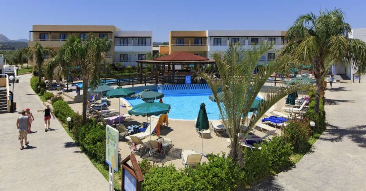 Een foto van het zwembad bij Mikri Poli Rhodes