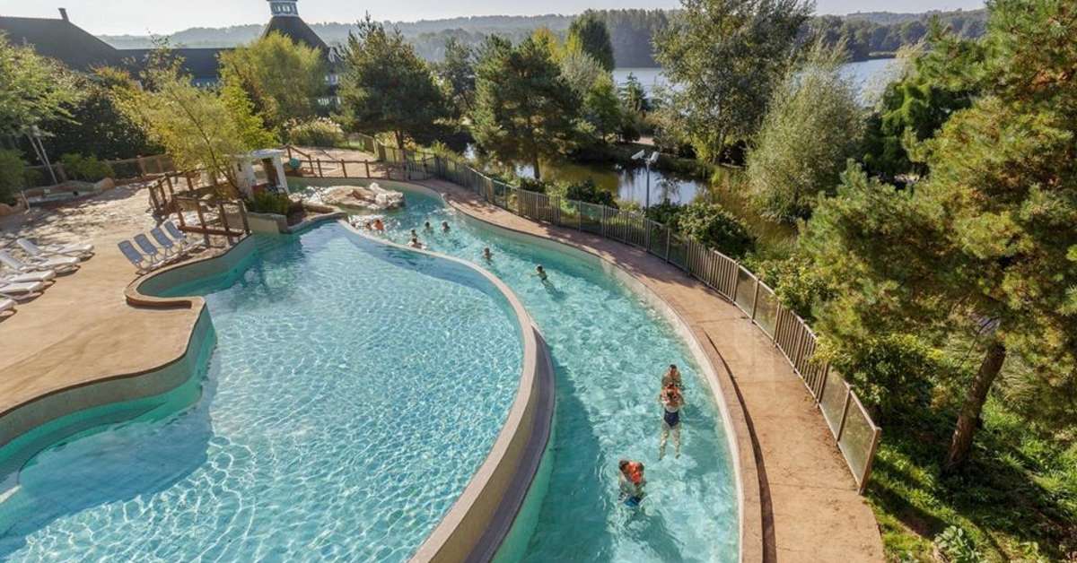Een foto van het zwembad bij Center Parcs Le Lac d'Ailette