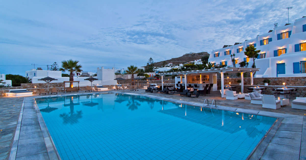 Een foto van het zwembad bij Yiannaki Hotel
