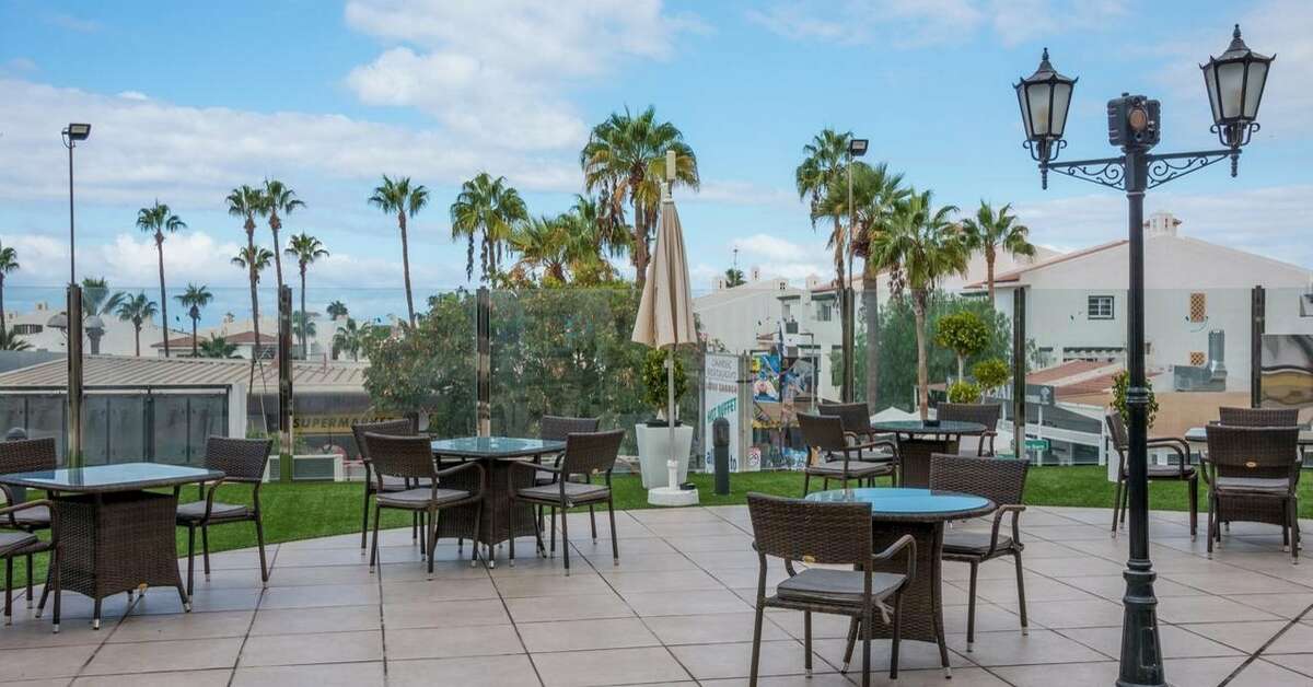 Een foto van het terras bij Hovima Santa Maria