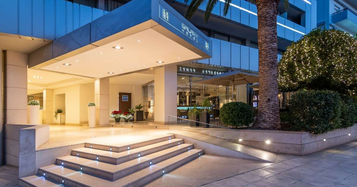 Een foto van de buitenkant van Galaxy Iraklio Hotel