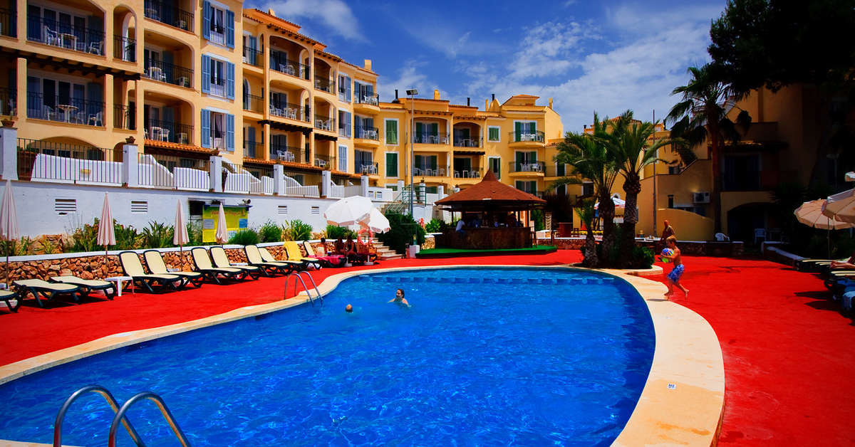 Een foto van het zwembad bij Ona Cala Pi Club Aparthotel