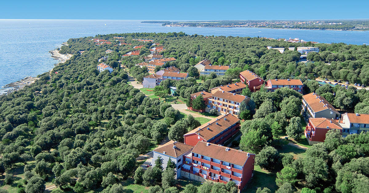 Een foto van de buitenkant van Lanterna Sunny Resort By Valamar