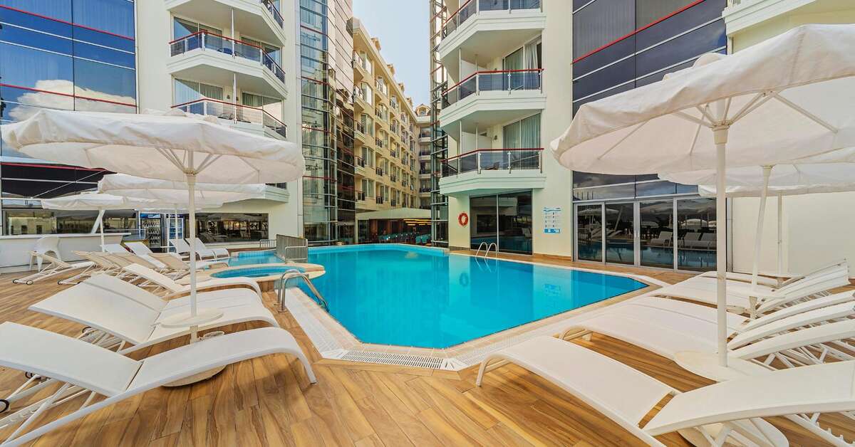Een foto van het zwembad bij Poseidon Hotel