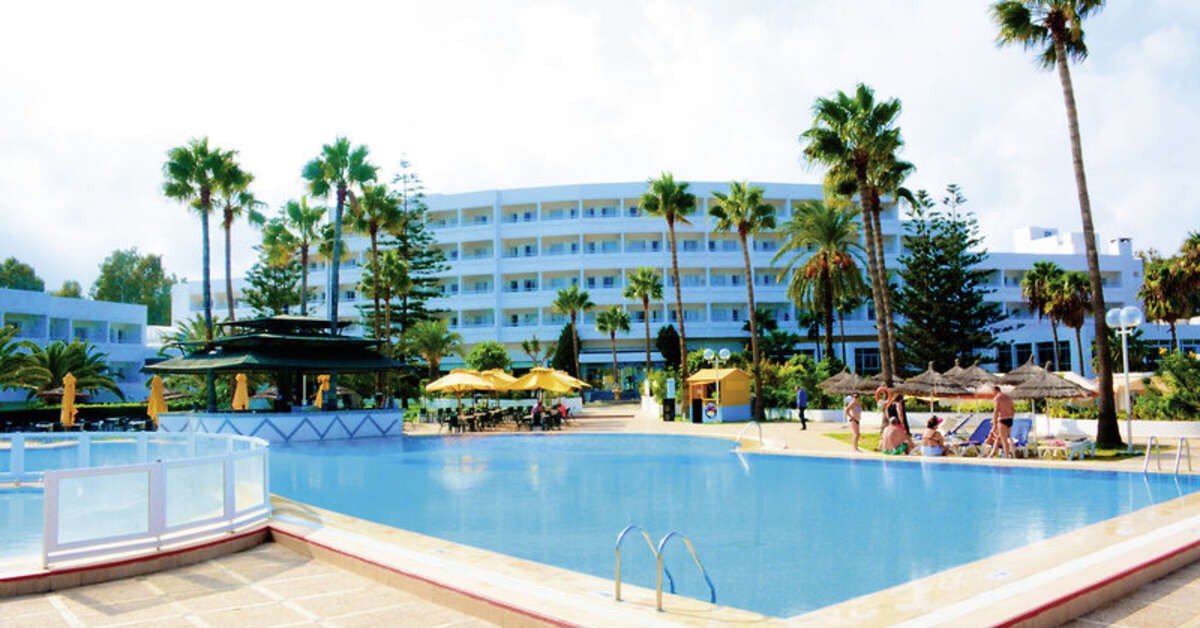 Een foto van het zwembad bij Hotel Club Tropicana & Spa