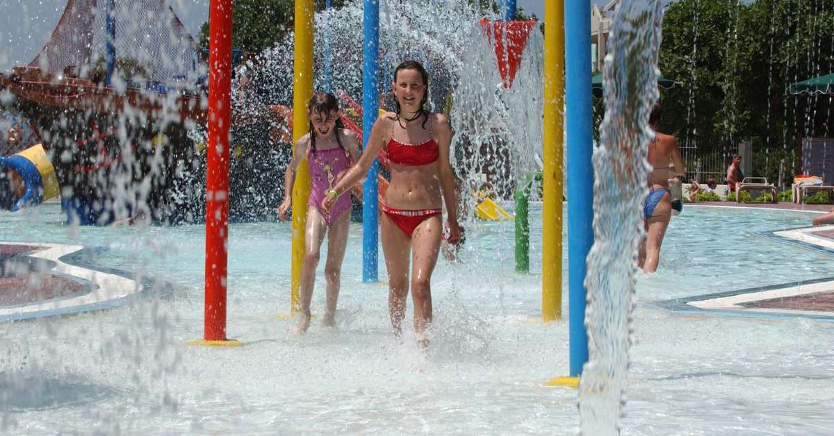 Een foto van de faciliteiten bij Matoula Beach