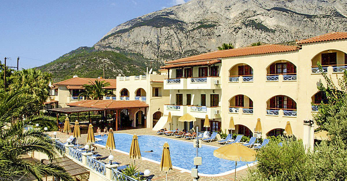 Een foto van het zwembad bij Kampos Village Resort
