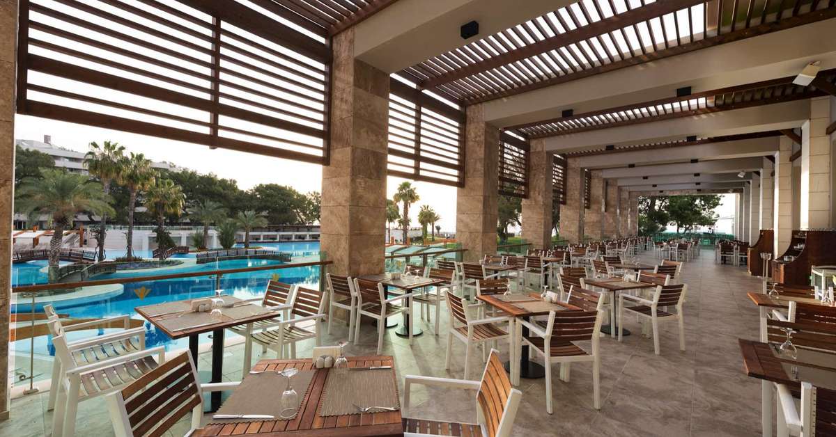Een foto van het terras bij Rixos Premium Tekirova