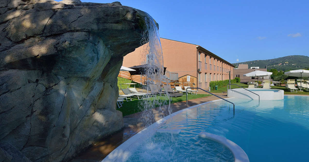 Een foto van het zwembad bij Hotel La Meridiana