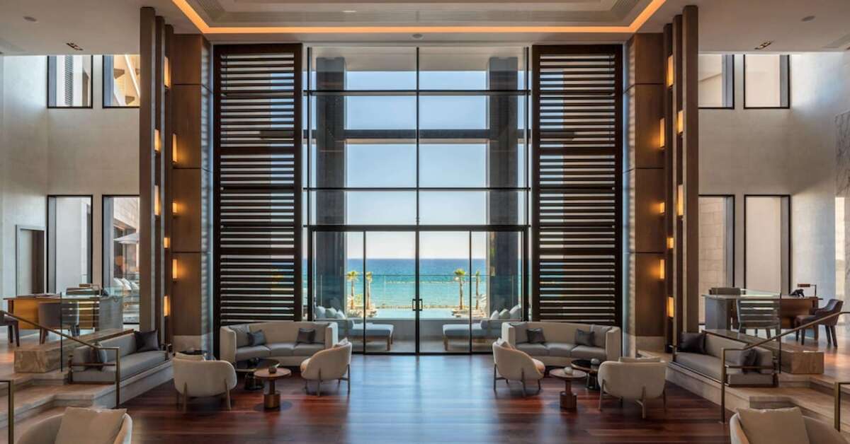 Een foto van het interieur van Amara Hotel