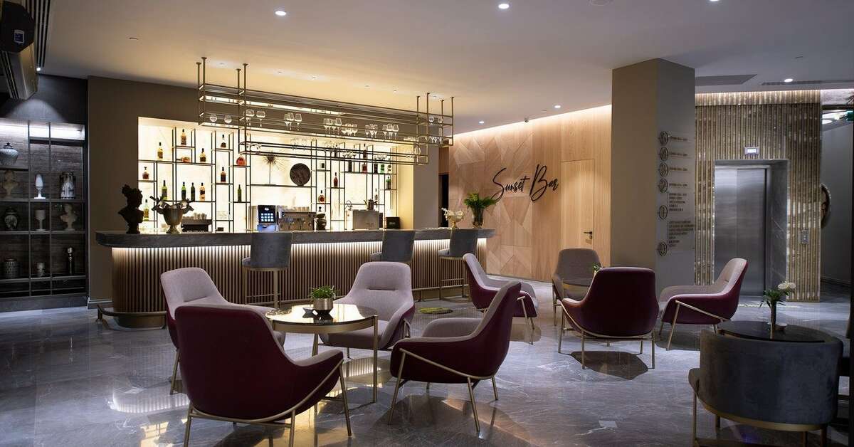 Een foto van het interieur van Miramare Beach Hotel