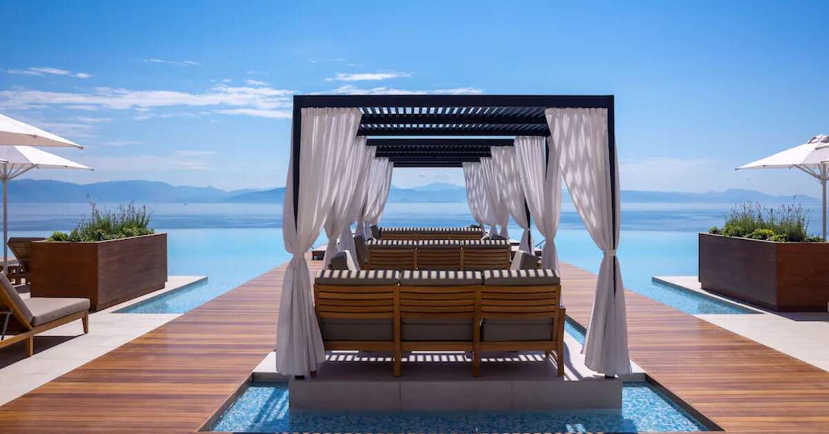 Een foto van het zwembad bij Angsana Corfu Resort & Spa