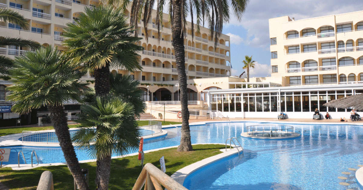 Een foto van het zwembad bij Hotel Evenia Olympic Suites