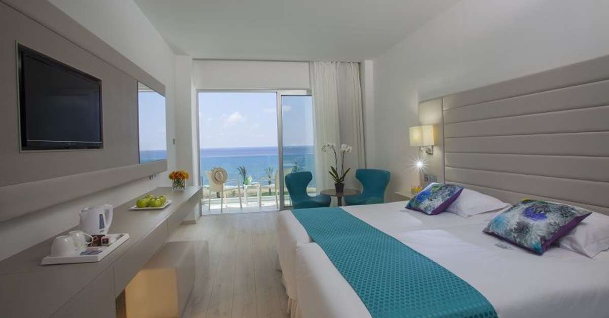 Een foto van The King Evelthon Beach Hotel & Resort