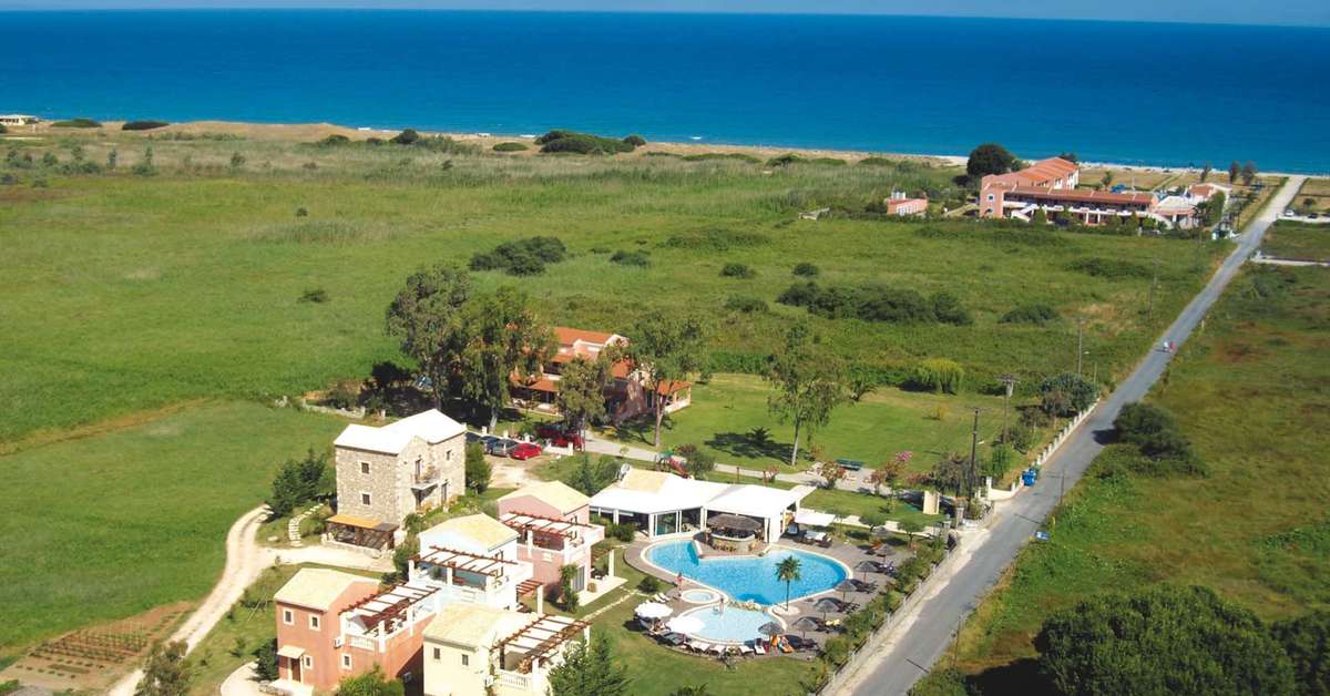 Een foto van de buitenkant van Almyros Villas