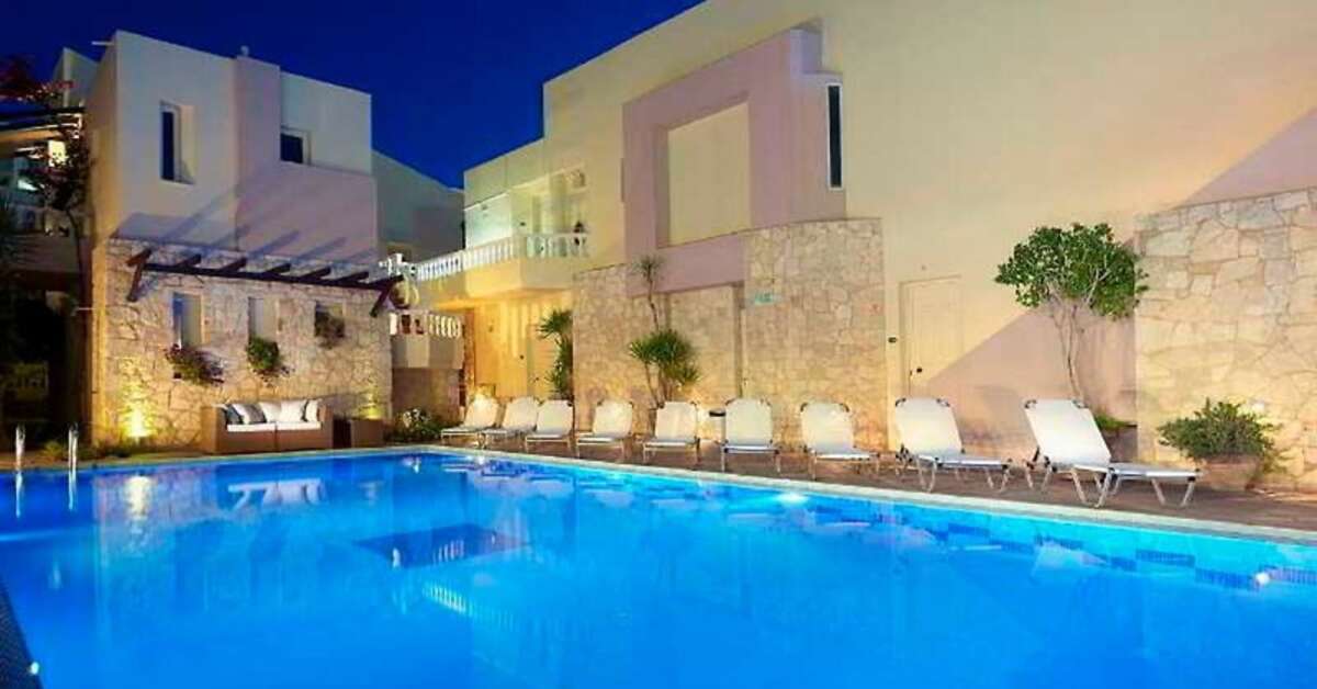 Een foto van het zwembad bij Elotis Suites