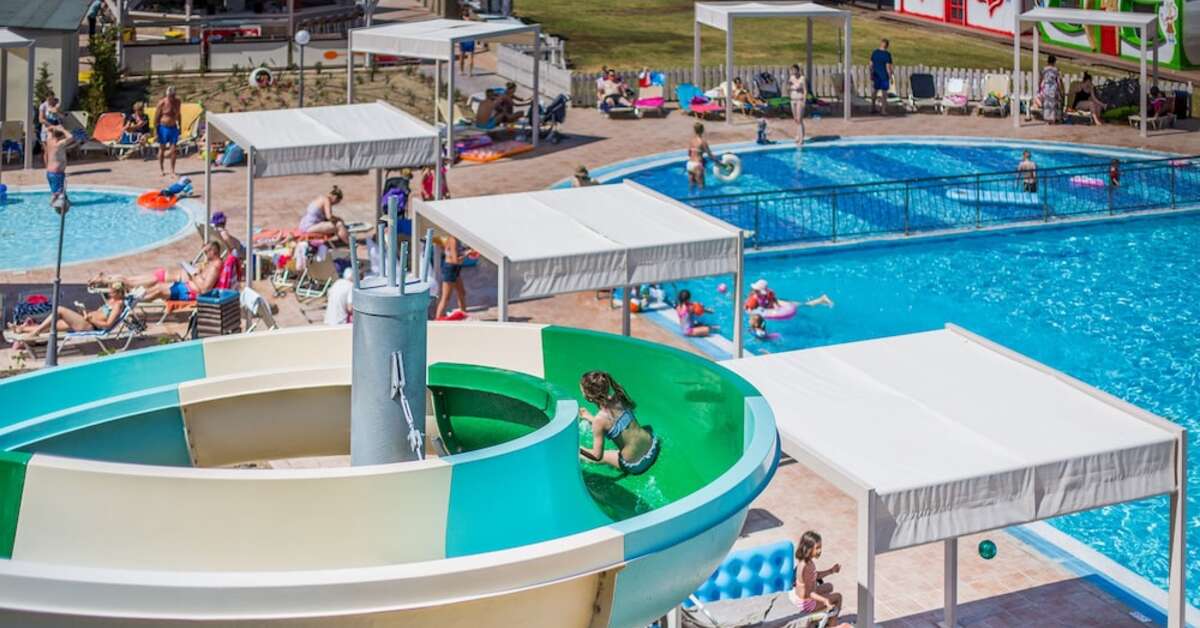 Een foto van het zwembad bij Kipriotis Village Resort