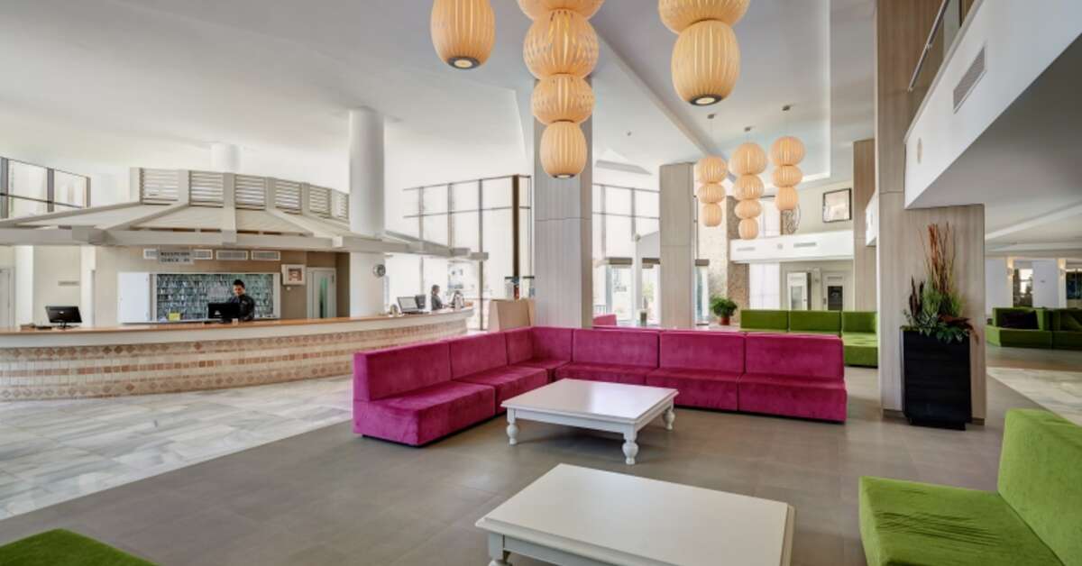Een foto van het interieur van Aparthotel Protur Safari Park