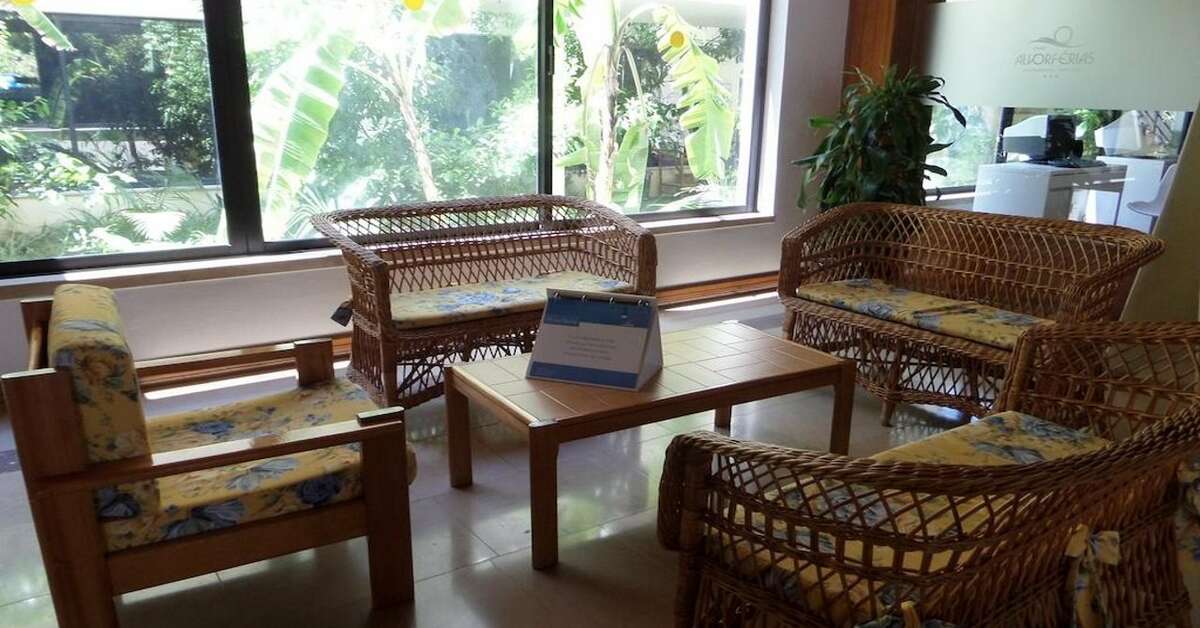 Een foto van het interieur van Clube Alvorferias