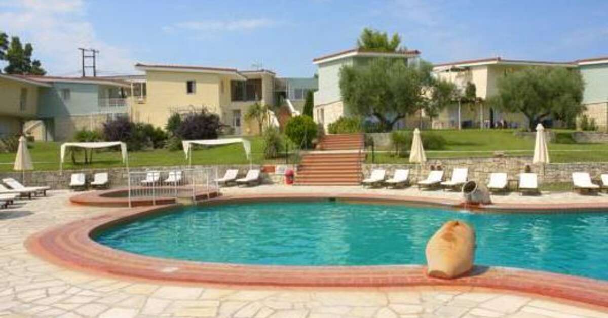 Een foto van het zwembad bij Alkion Resort