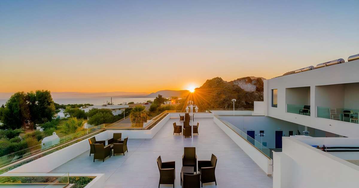 Een foto van het terras bij Eagles Nest Hotel