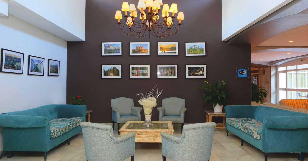 Een foto van het interieur van Hotel Occidental Puerto Banus