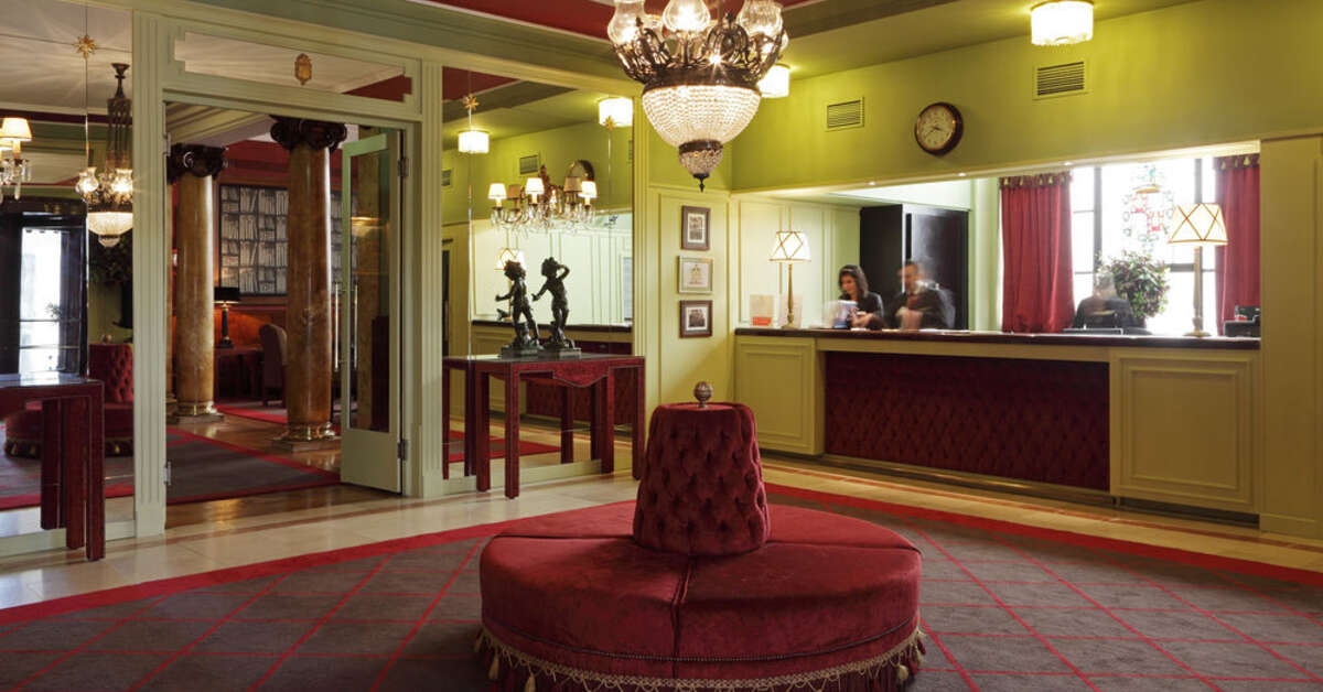 Ein Foto vom Innenbereich im Grande Hotel Do Porto
