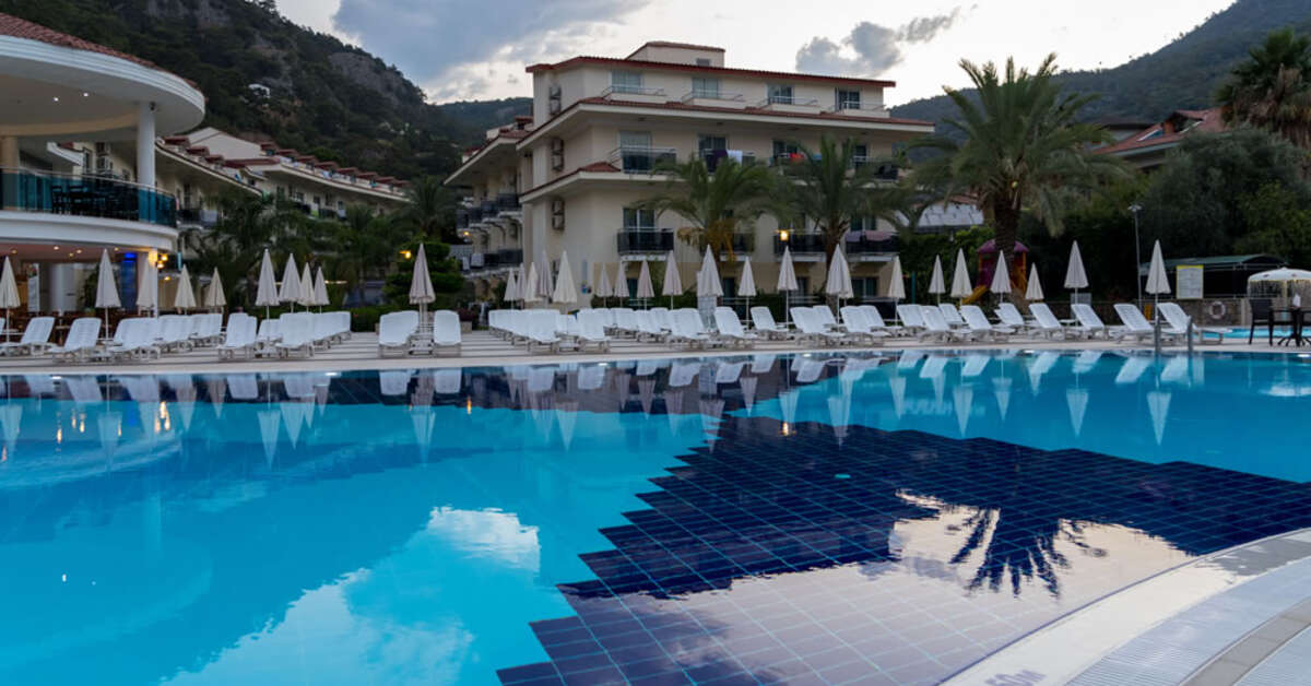 Een foto van het zwembad bij Montebello Resort