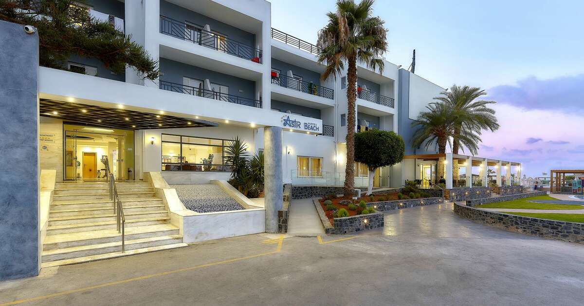 Ein Foto von der Außenansicht des Hotel Astir Beach