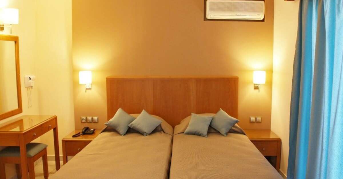 Ein Foto Sandy's Studios & Log Villas