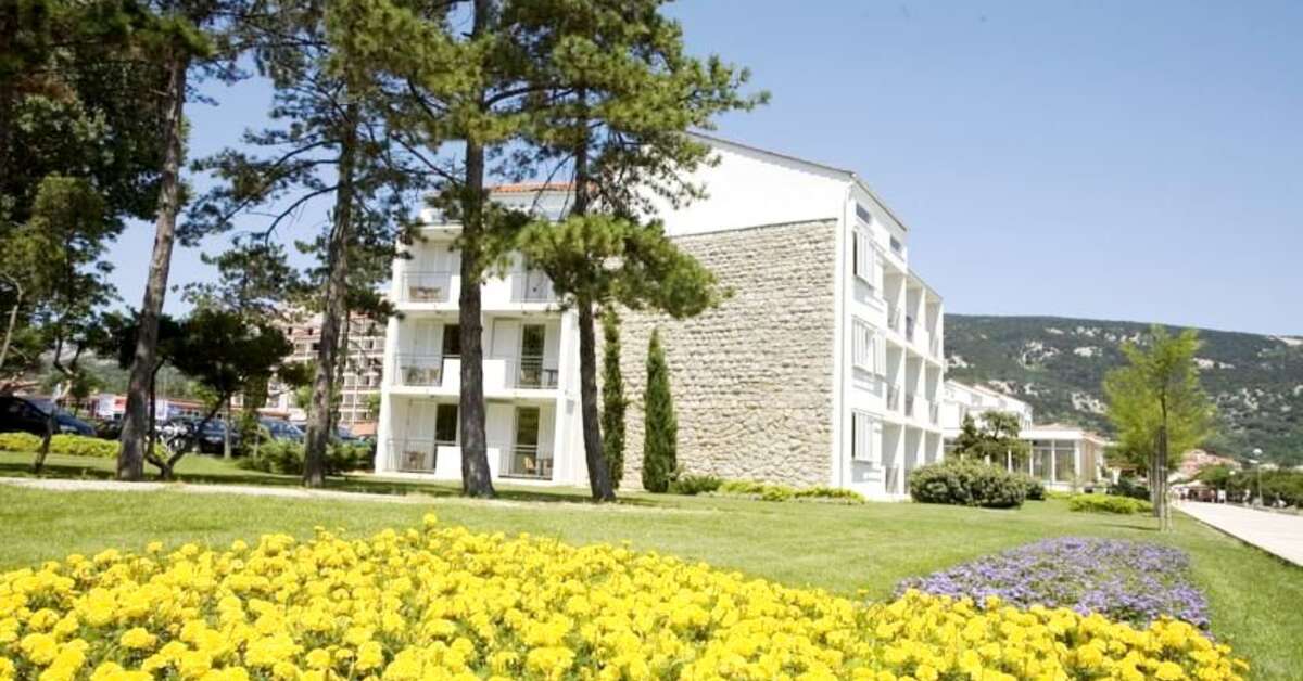 Een foto van de buitenkant van Sunny Baska Residence by Valamar