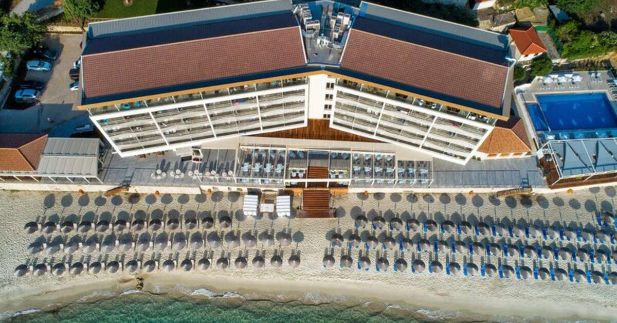 Een foto van de buitenkant van Ammon Zeus Hotel