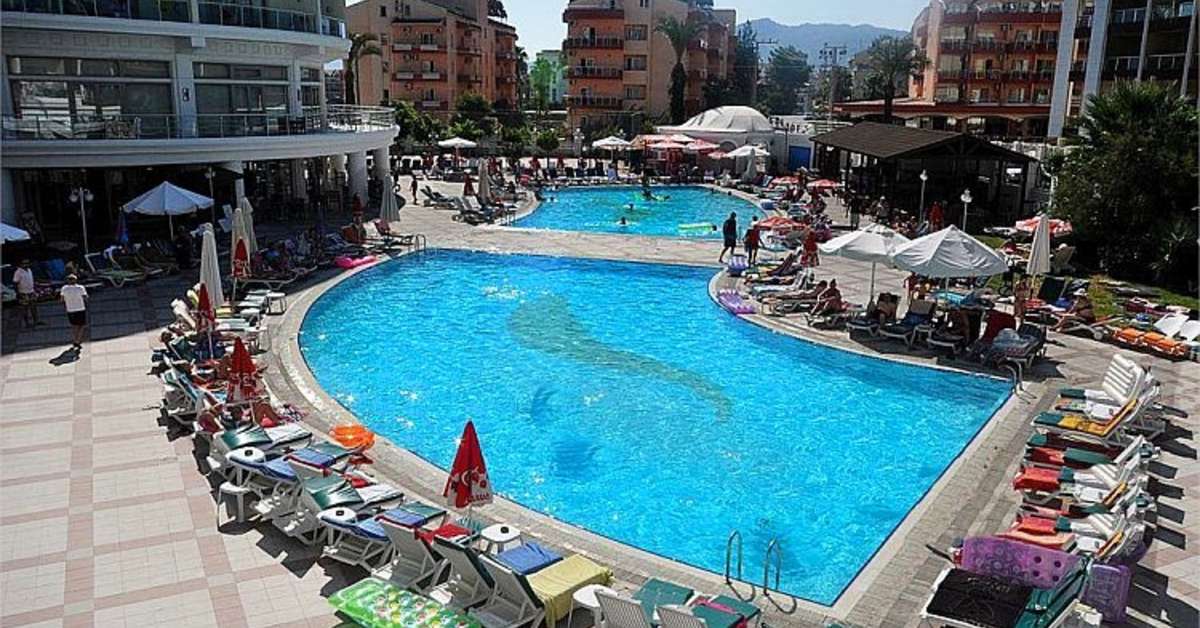 Een foto van het zwembad bij Pineta Park Deluxe Hotel