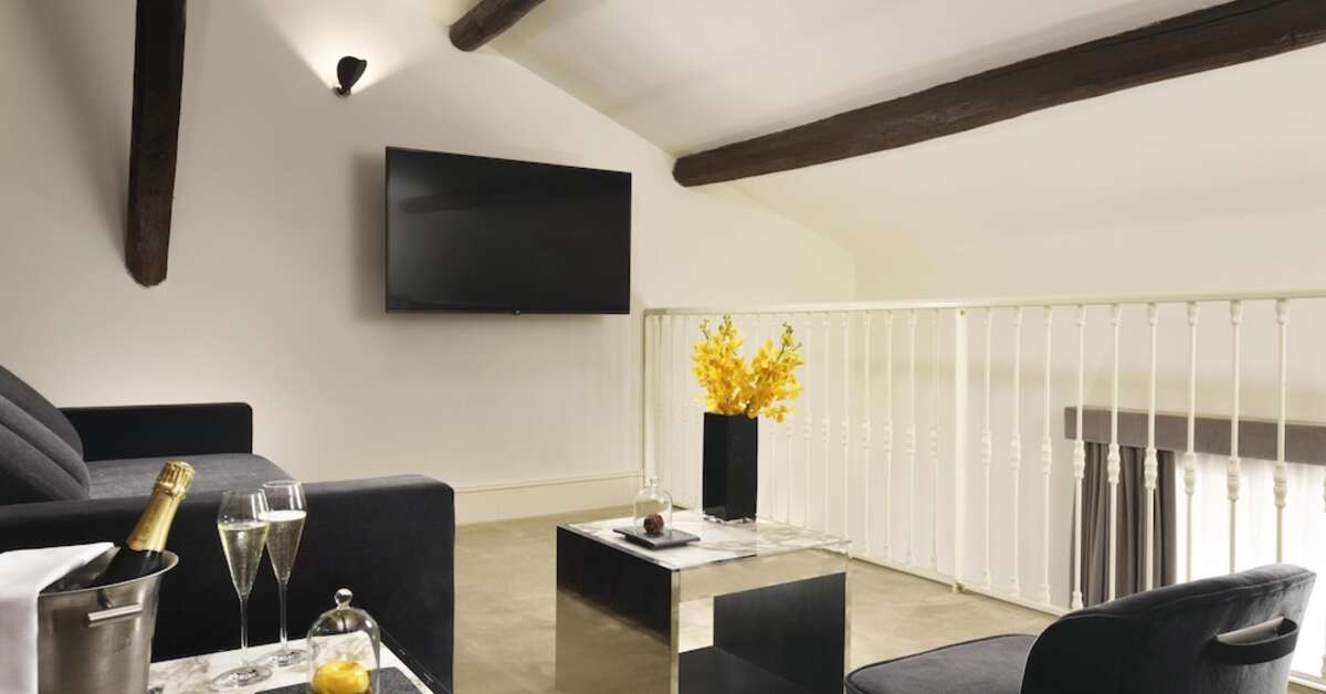 Een foto van The First Roma Dolce