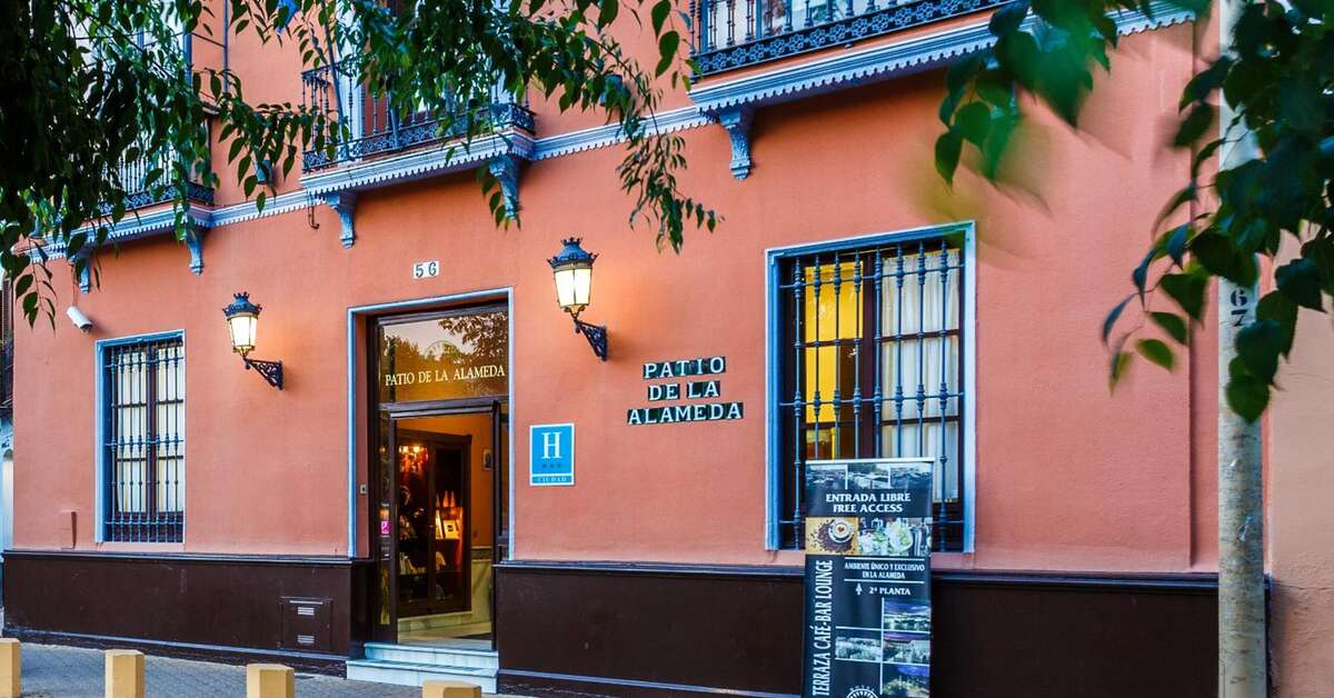 Ein Foto Patio de la Alameda