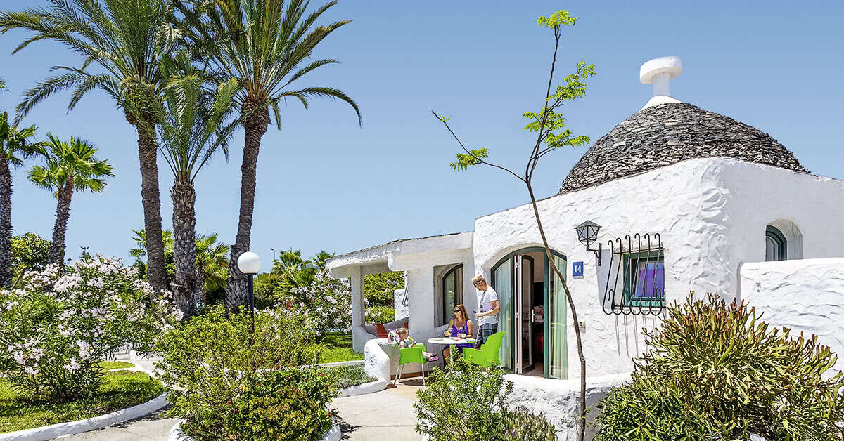 Een foto van de buitenkant van MUR Bungalows Parque Romantico