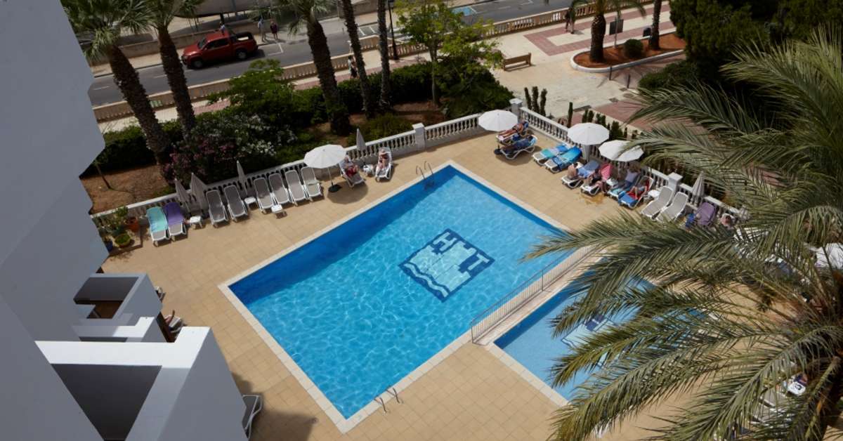 Een foto van het zwembad bij Hotel Tres Torres