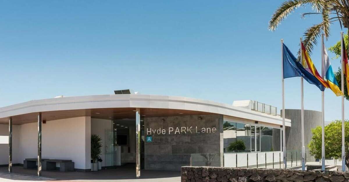 Een foto van de buitenkant van Hyde Park Lane