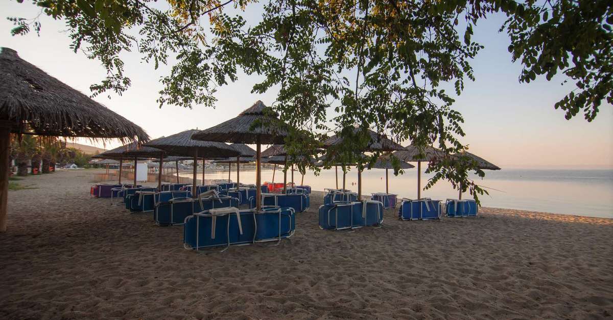 Een foto van het strand bij Possidona Beach