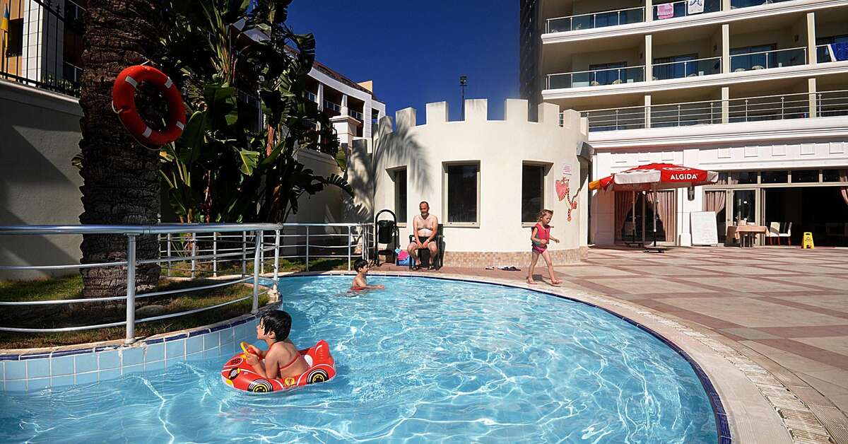 Een foto van het zwembad bij Pineta Park Deluxe Hotel
