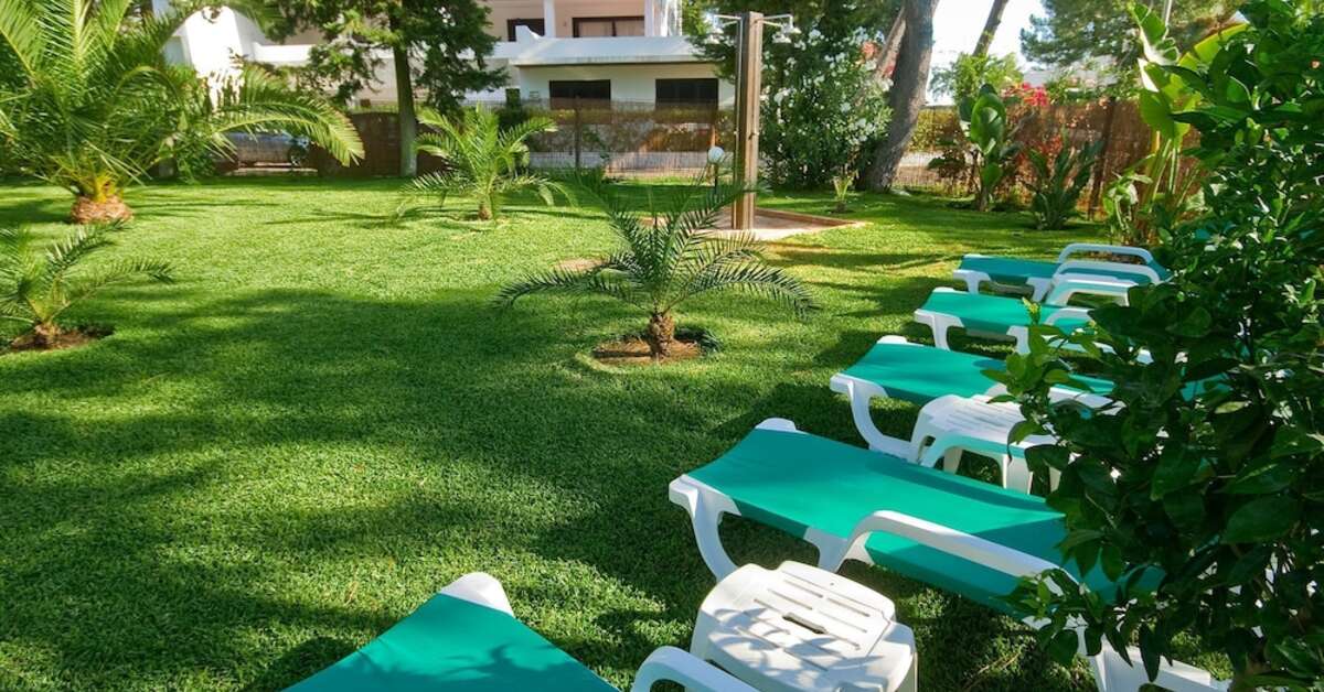 Een foto van het terras bij Hotel Balaia Mar