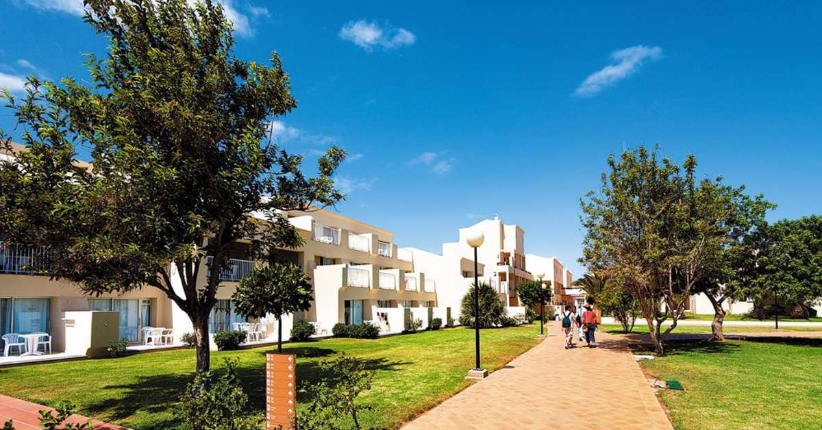 Een foto van de buitenkant van Riu Oliva Beach Resort