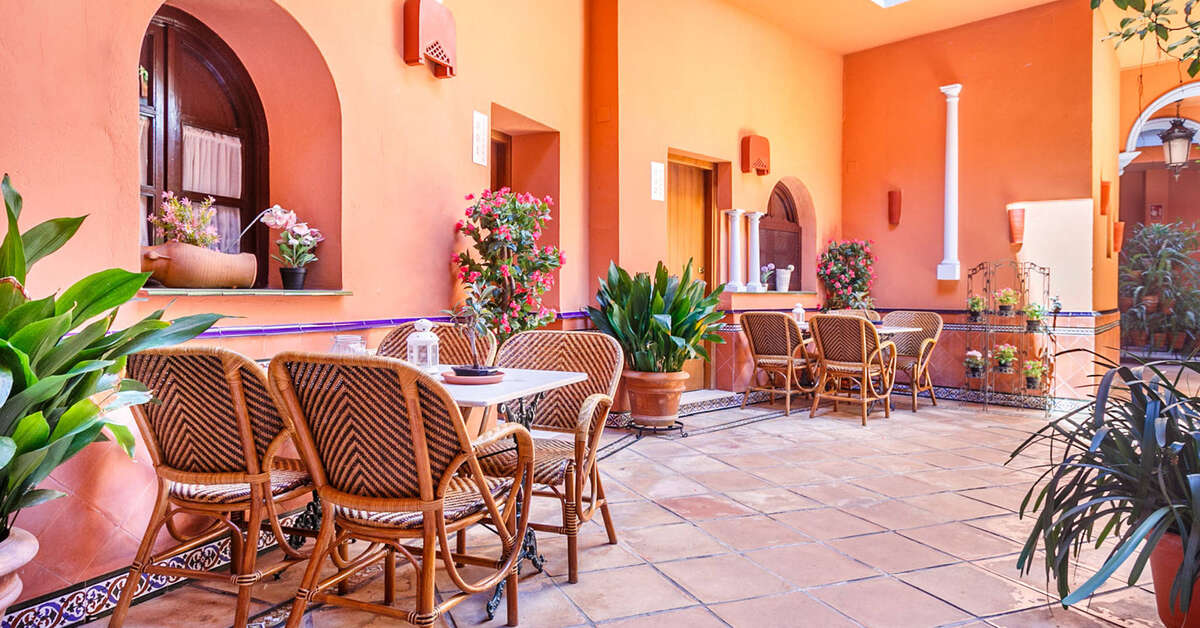 Ein Foto Patio de la Alameda