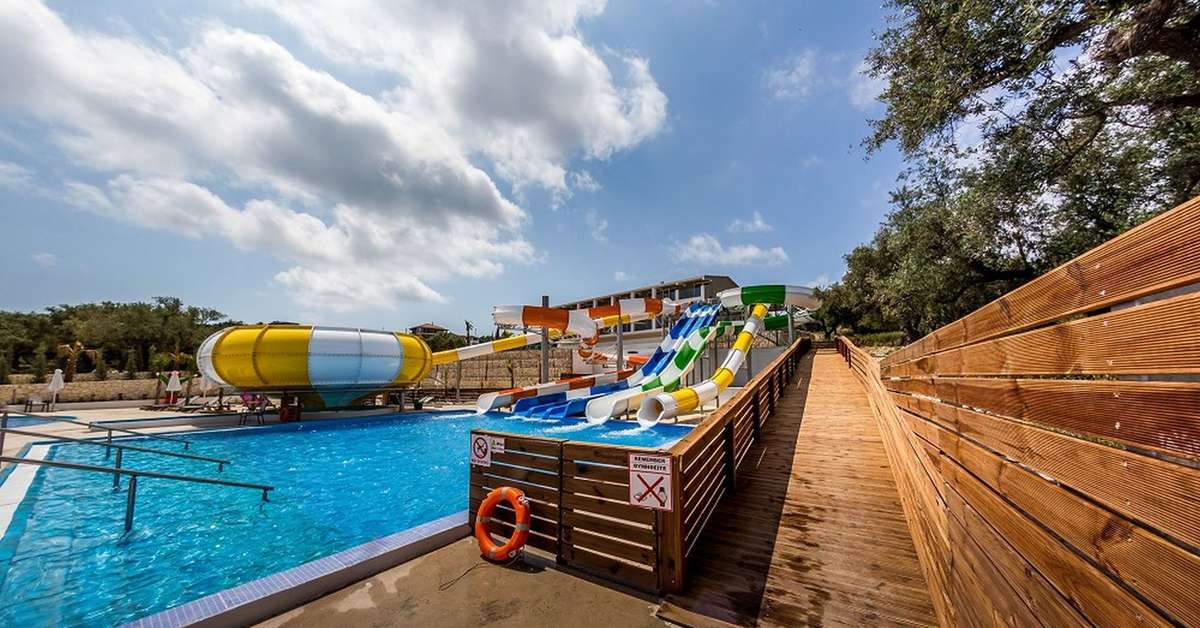Een foto van het zwembad bij Caretta Paradise